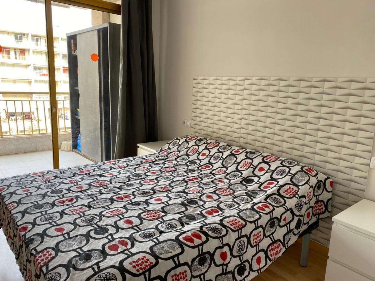 Apartamento Салоу Екстериор снимка
